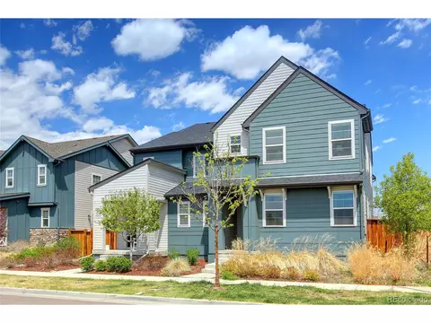 10219 E 25th Dr, Aurora, CO 80010 photo 1