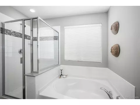 10219 E 25th Dr, Aurora, CO 80010 photo 21