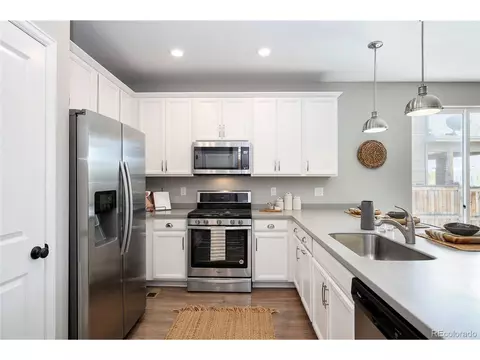 10219 E 25th Dr, Aurora, CO 80010 photo 10