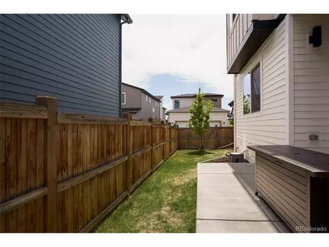 Exterior - 10350 E 62nd Pl, Denver, CO 80238 photo 6 of 6