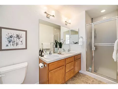 Bath - 8381 E 29th Ave, Denver, CO 80238 photo 2 of 4