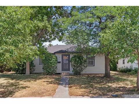 1216 Macon St, Aurora, CO 80010