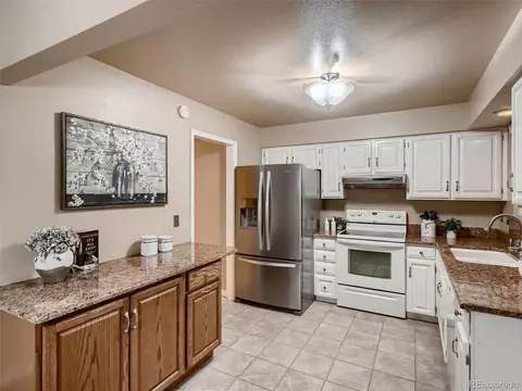 8602 E Amherst Dr #C, Denver, CO 80231 photo 3