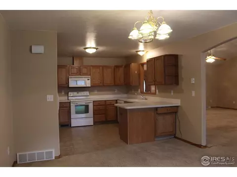 426 Samples Ave, Brush, CO 80723 photo 4