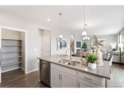 27516 E Byers Pl, Aurora, CO 80018 photo 12
