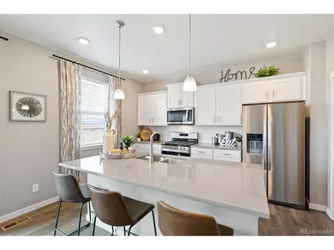 27516 E Byers Pl, Aurora, CO 80018 photo 8