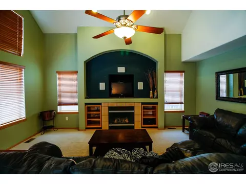6806 Summerset Ave, Firestone, CO 80504 photo 5