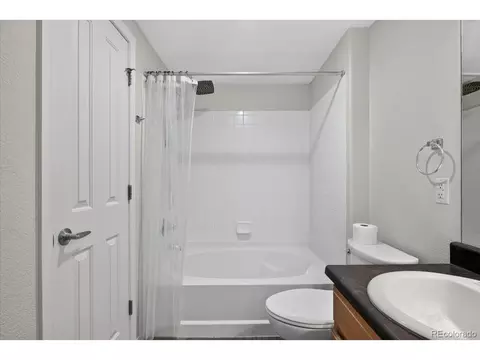 Bath - 23525 E Platte Dr #10E, Aurora, CO 80016 photo 2 of 2