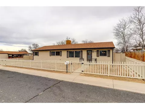 1204 Mackenzie Ct, Dacono, CO 80514