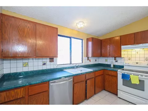 5183 Sable St, Denver, CO 80239 photo 4