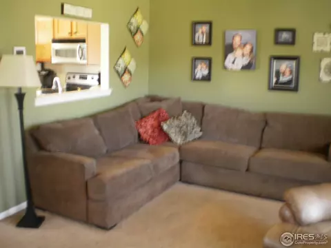 4851 Jasper St, Denver, CO 80239 photo 4
