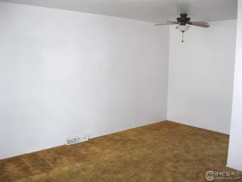 379 Delaware St, Sterling, CO 80751 photo 5
