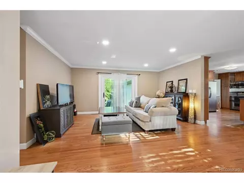 1050 Cody St, Lakewood, CO 80215 photo 2