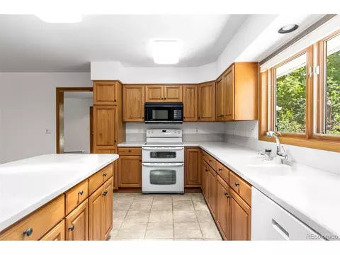 Kitchen - 1591 Marshall Rd, Boulder, CO 80305 photo 2 of 3