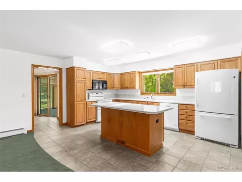 Kitchen - 1591 Marshall Rd, Boulder, CO 80305 photo 3 of 3