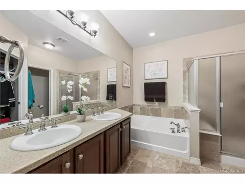 Bath - 22230 Euclid Dr, Aurora, CO 80016 photo 2 of 3