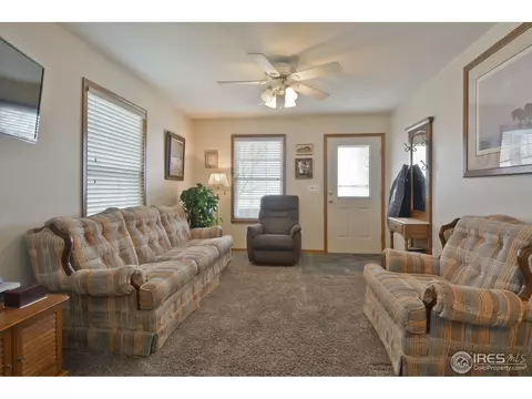 312 E Nebraska Ave, Berthoud, CO 80513 photo 4