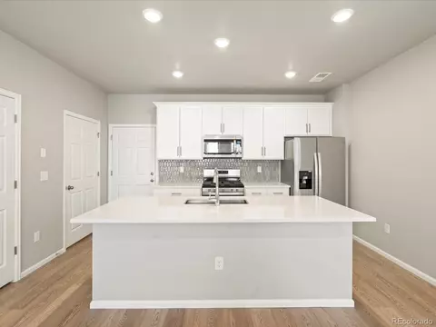 22340 E 8th Ave, Aurora, CO 80018 photo 3