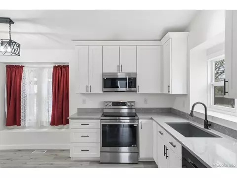 Kitchen - 18171 E Crestridge Dr, Centennial, CO 80015 photo 1 of 3