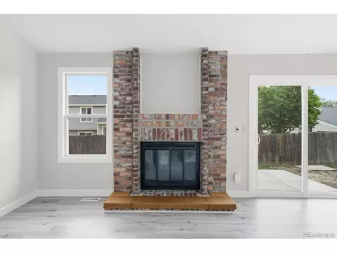 Living - 18171 E Crestridge Dr, Centennial, CO 80015 photo 2 of 4