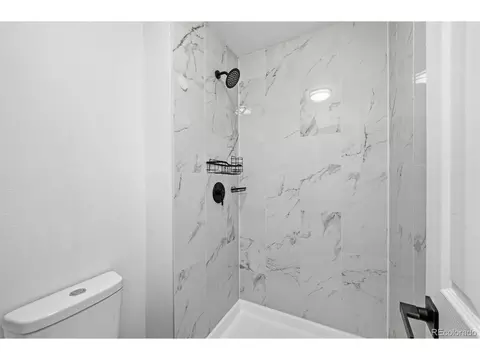 Bath - 18171 E Crestridge Dr, Centennial, CO 80015 photo 3 of 6