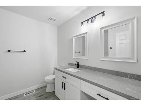 Bath - 18171 E Crestridge Dr, Centennial, CO 80015 photo 2 of 6