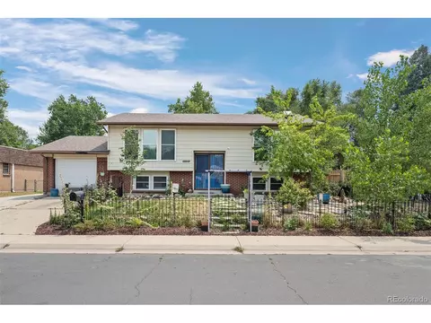 5304 Scranton Ct, Denver, CO 80239
