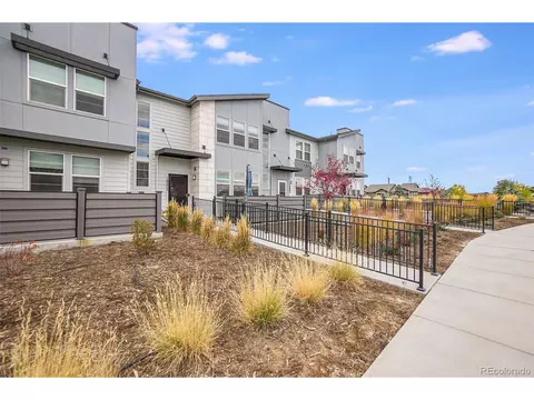 16075 E Warner Dr, Denver, CO 80239 photo 3