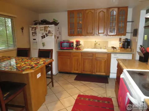 2 James Cir, Longmont, CO 80501 photo 4
