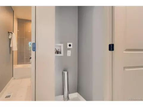 4001 E Cornell Ave, Denver, CO 80222 photo 23