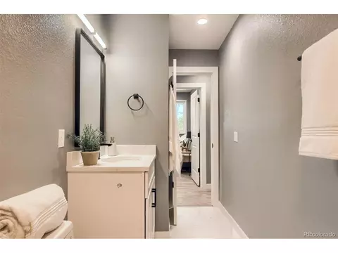 4001 E Cornell Ave, Denver, CO 80222 photo 21