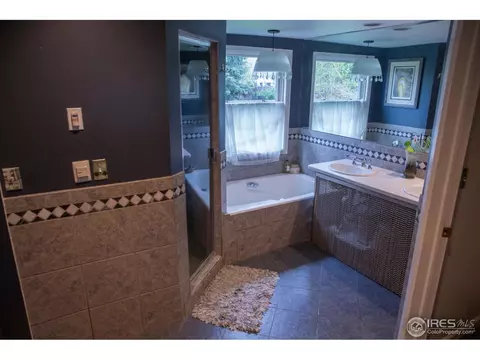 976 Cherryvale Rd, Boulder, CO 80303 photo 5