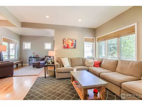 1270 Oakleaf Cir, Boulder, CO 80304 photo 3