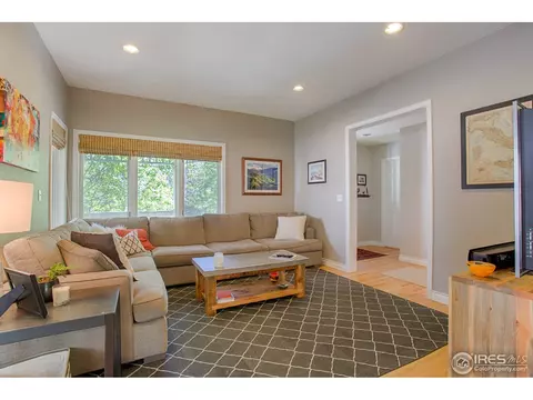 1270 Oakleaf Cir, Boulder, CO 80304 photo 4