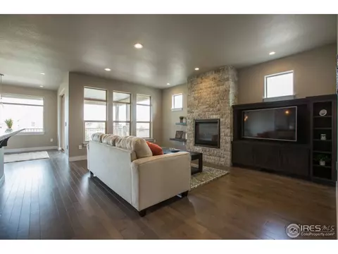 2002 Vineyard Dr, Windsor, CO 80550 photo 2