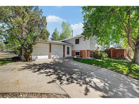 2450 S Jamaica St, Aurora, CO 80014