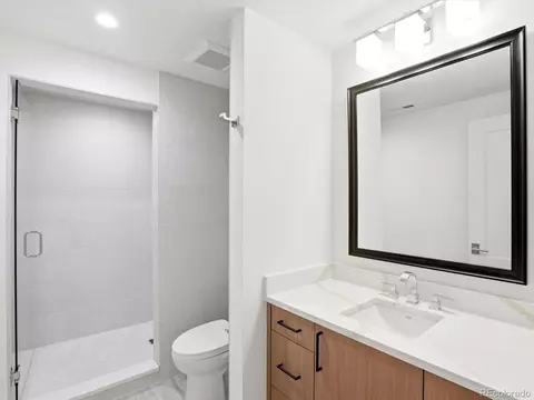 Bath - 3330 E 4th Ave, Denver, CO 80206 photo 6 of 6