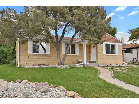 556 Elmira St, Aurora, CO 80010