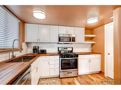 16064 N Saint Vrain Dr, Lyons, CO 80540 photo 8