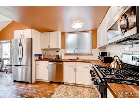 16064 N Saint Vrain Dr, Lyons, CO 80540 photo 9