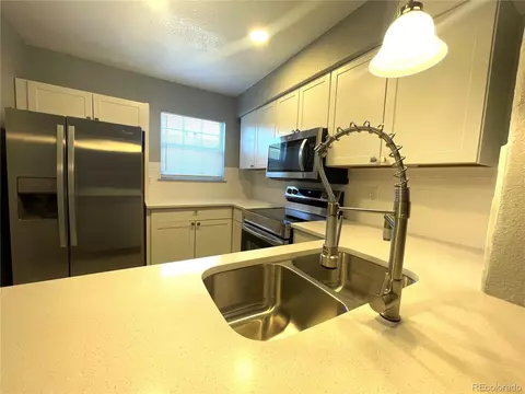 12024 E Hoye Dr, Aurora, CO 80012 photo 4
