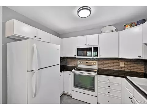 3184 S Heather Gardens Way #212-408, Aurora, CO 80014