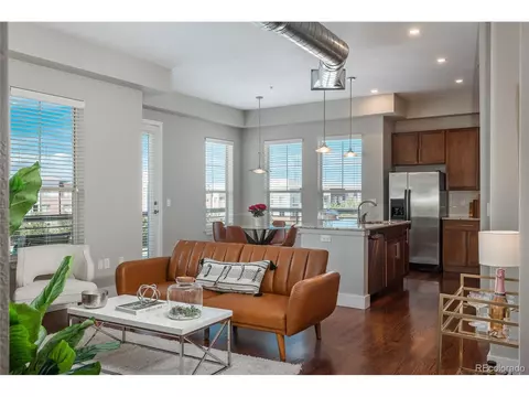 Undisclosed, Englewood, CO 80112