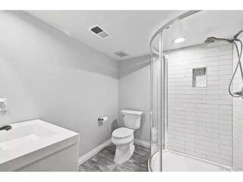 Bath - 8799 E Kenyon Ave, Denver, CO 80237 photo 5 of 5