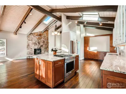872 Timber Ln, Boulder, CO 80304 photo 3