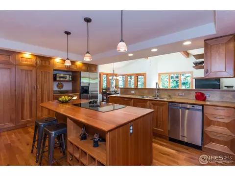 2405 Cragmoor Rd, Boulder, CO 80305 photo 5