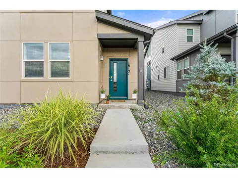16197 Elk Pl, Denver, CO 80239 photo 4