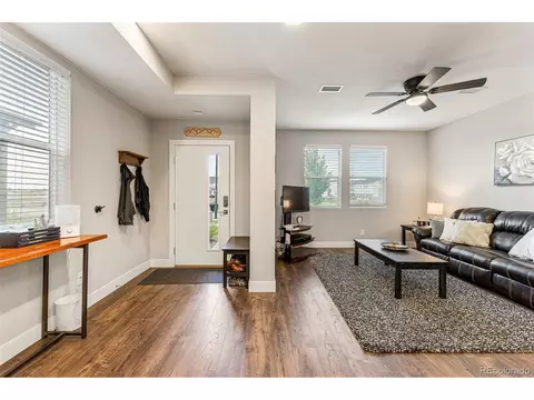 16197 Elk Pl, Denver, CO 80239 photo 5