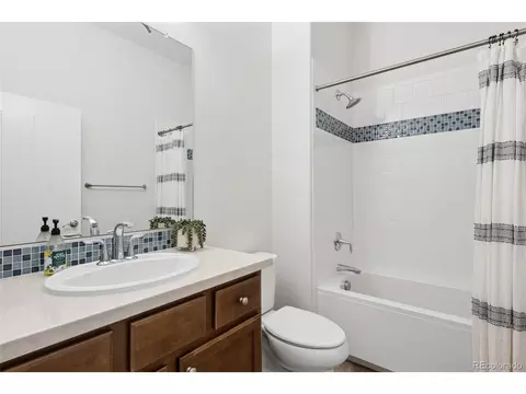 Bath - 8241 E 55th Ave, Denver, CO 80238 photo 2 of 3