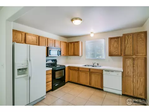 4462 Cornish Way, Denver, CO 80239 photo 9